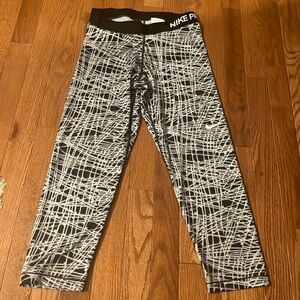 Nike pro women's leggings